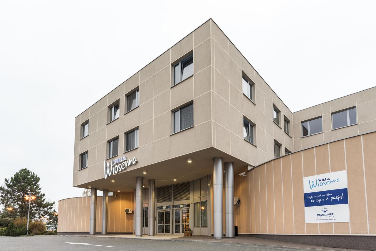 Hotel Willa Wiosenna Ozarow Mazowiecki Exterior foto
